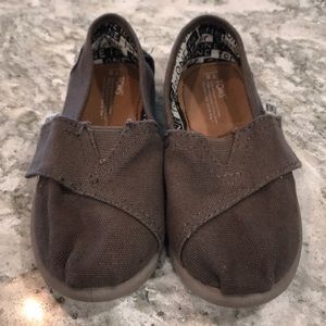 Toddler size 8 Toms